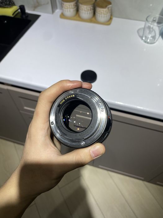 Canon 85mm 1.8 EF Обьектив 85mm