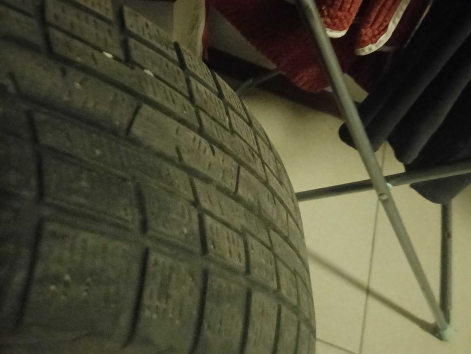 Автошинь для машина