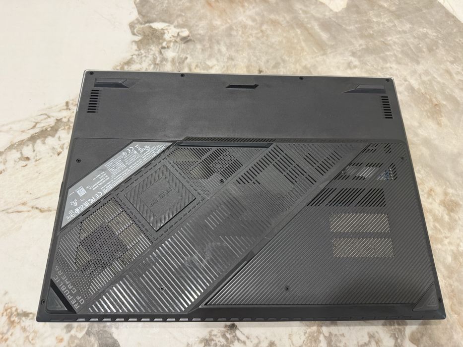 ASUS ROG Strix G18, i9-14900HX, 32GB Ram, RTX4080, 2TB SSD