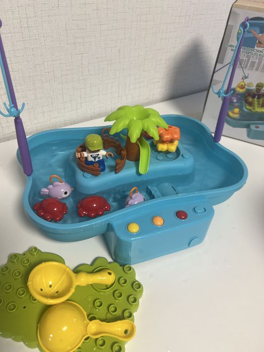 Музикална водна пързалка с рибки и части на конструктор, водна маса, игра, вода