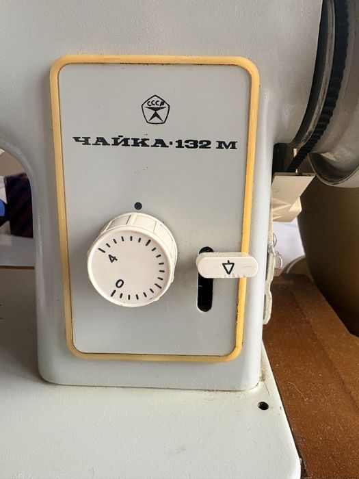 Продам швейную машинку