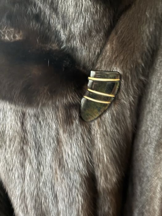 Haina blana nurca-vizon