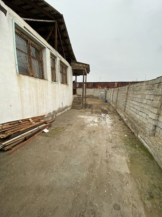 Назарбек Репром Тарновдан чапга кирганда  мошинага бартер хам бор