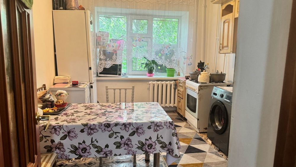 продам двухкомнатную квартиру