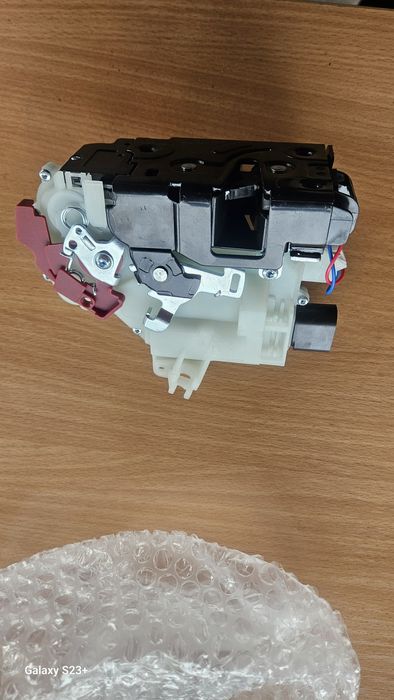 Брава за предна дясна врата за кола за Голф 5