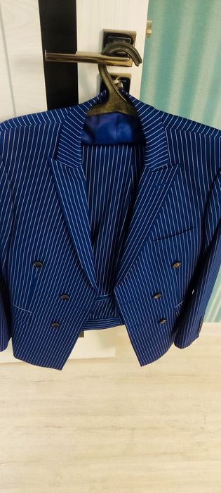 Продам, двойка классический костюм