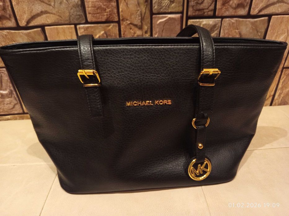 Черна чанта Michael kors