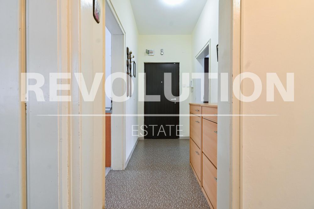 Дава се под наем Тристаен апартамент в София, Център - 93 кв.м за 750 € - Снимка #13