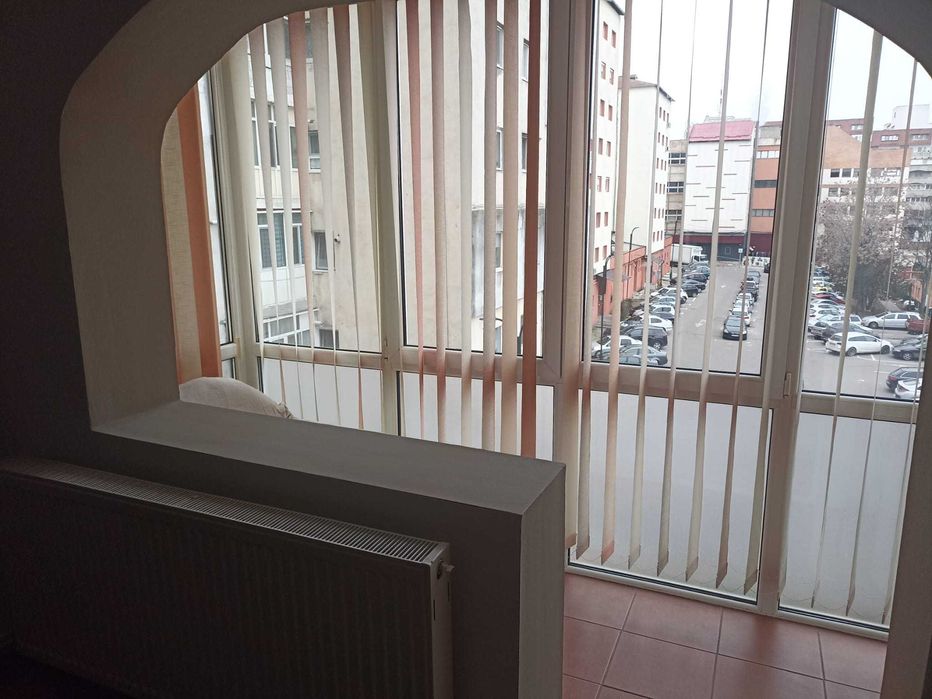 Spre inchiriere apartament 2 camere, situat la et.3 al unui imobil situat in centrul orașului Târgoviste