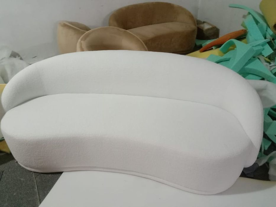 Execut costrucți+mobilă+canapele+tapițerie