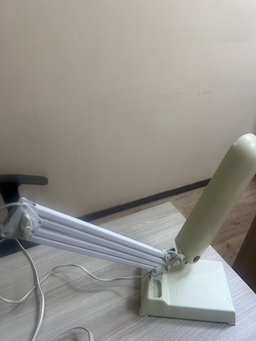 Настольная лампа