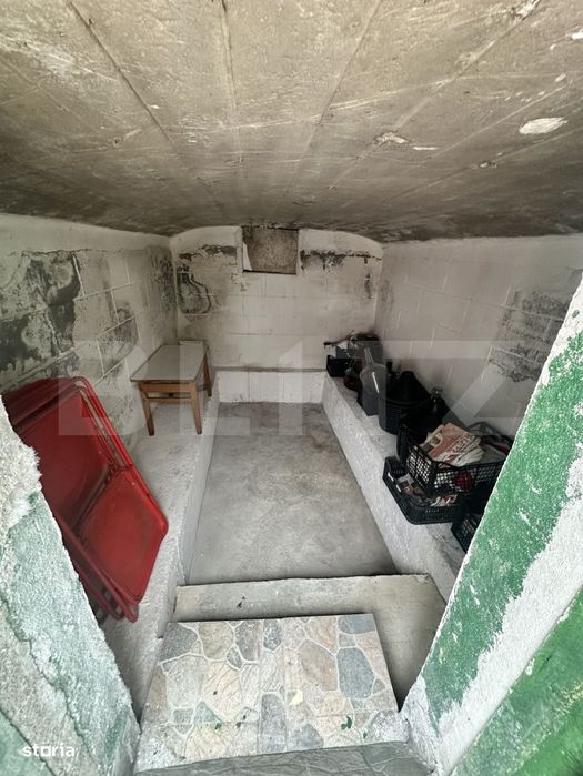 Apartament de locuit + atelier auto + terasa si curte generoasa