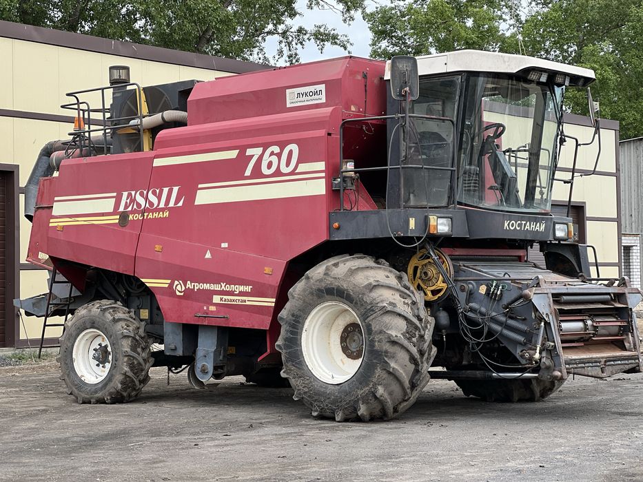 Комбайн Есиль 760