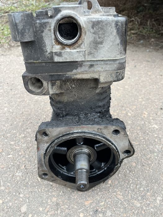 Продам кардан и компрессор Вольво