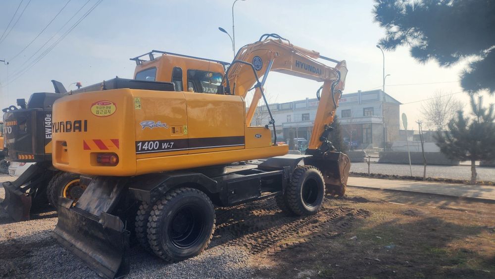 HYUNDAI 1400 W-7