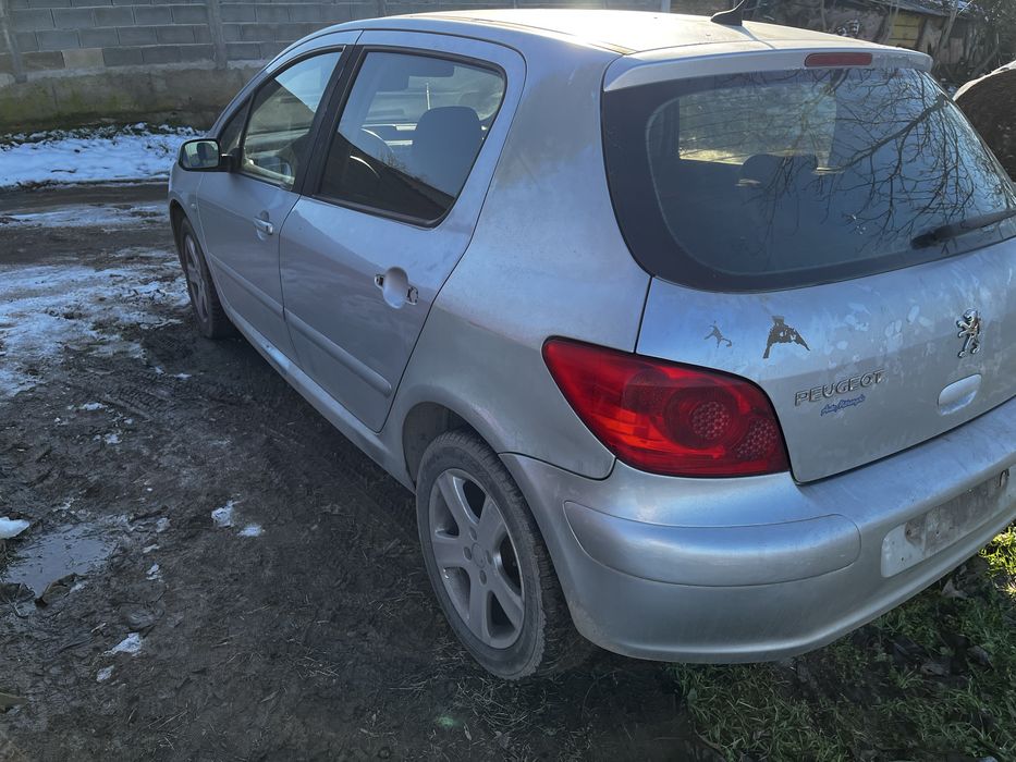 Продавам  Peugeot307  на  части