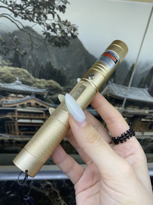 Лазерная указка мощная