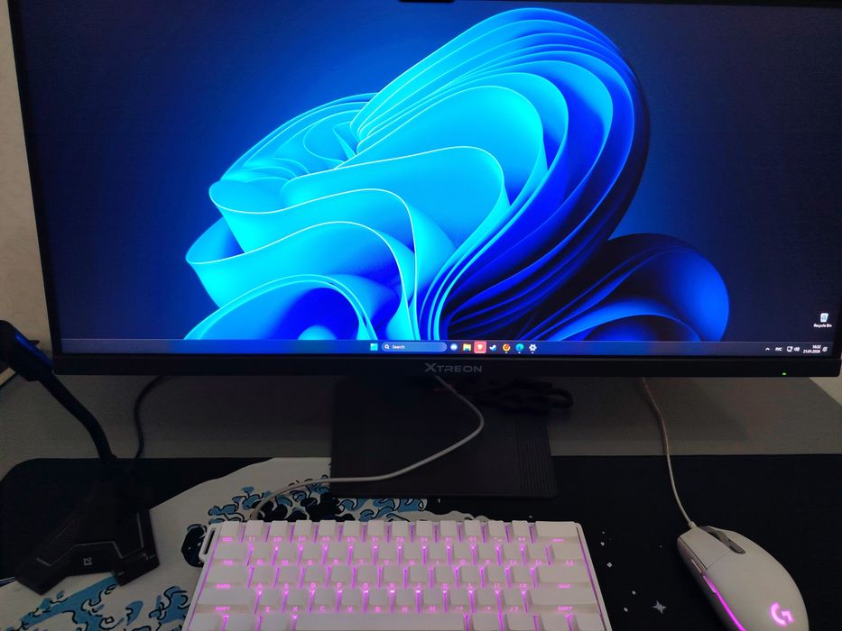 Монитор xtreon с дефектом