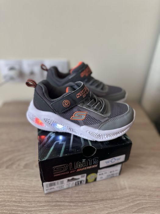 Светещи маратонки skechers