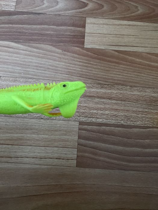 Продам игрушки , фигурки