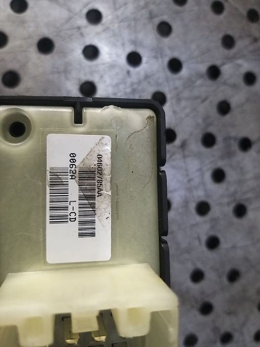 Buton geam electric dreapta fata jeep compass 1 mk49 04602785aa