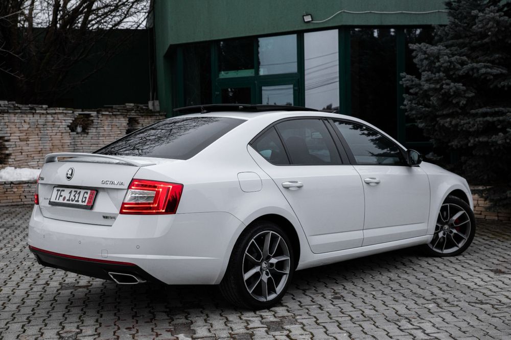 Skoda octavia VRS  2017 /2.0 diesel /184 CP /distronic /trapa Panorami