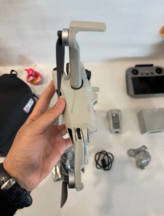 DJI Mini 4 Pro Fly More Combo