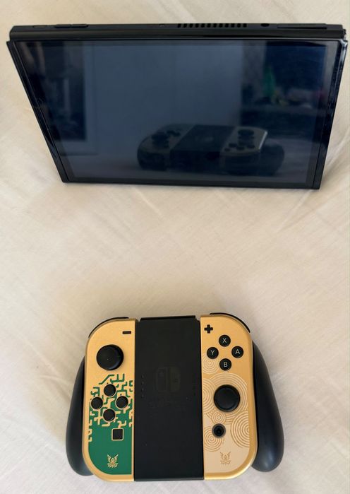 Nintendo switch oled zelda edition + 3 игры в подарок