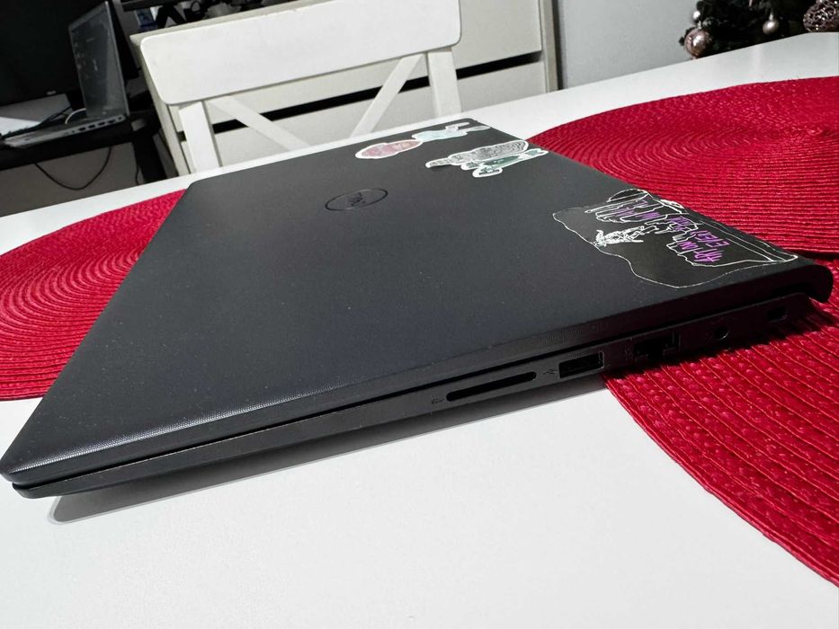 Laptop Dell Vostro 3525 - Stare foarte buna- usor negociabil