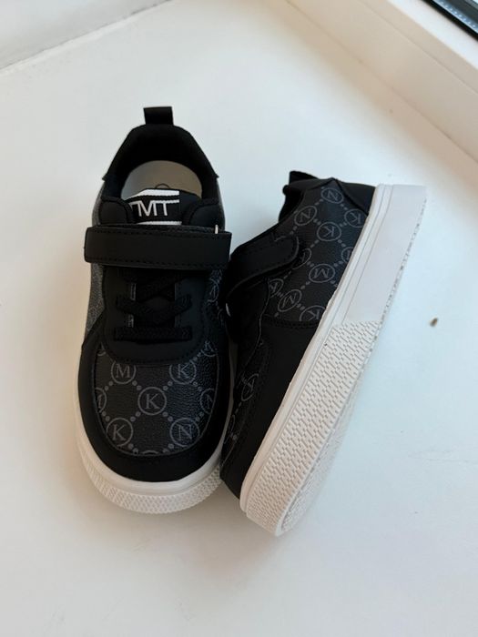 Детские обуви хорошего качество.