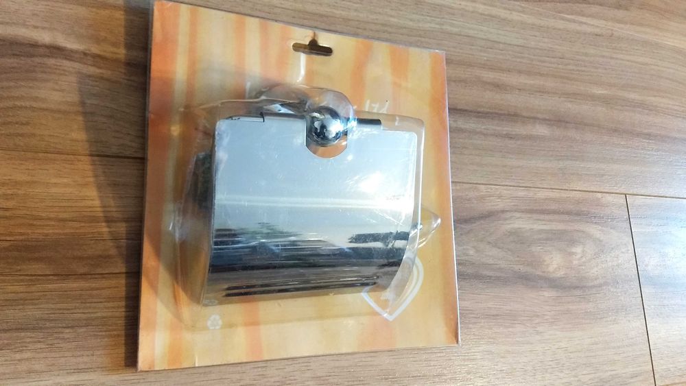 Аксесоари за баня/тоалетна сапунерка, четка, закачалка