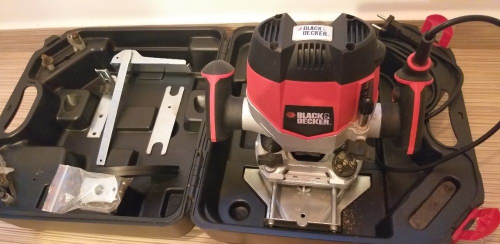 Masina de frezat Black & Decker KW900EKA 1200 W 28000 RPM 55mm complet
