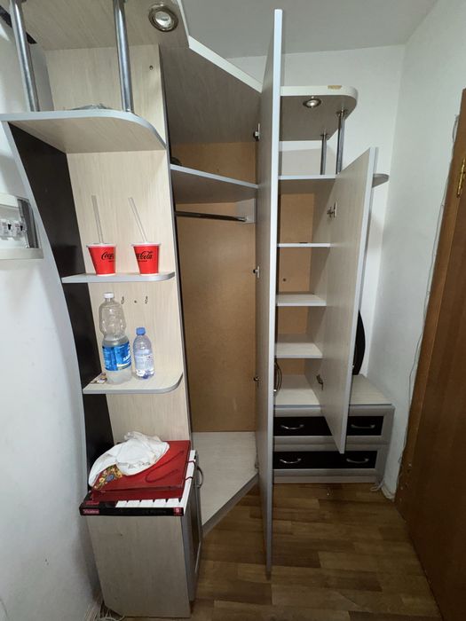 Продам шкаф в прихожую