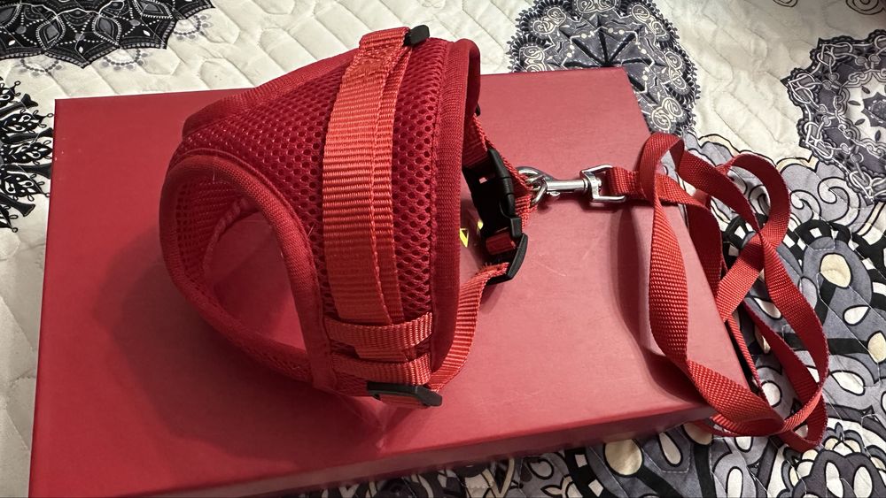 Шлейка для животных новая.