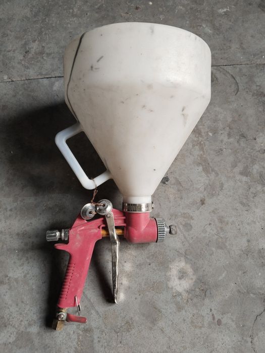 Распылитель красок, штукатурки