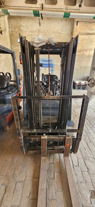 Вилочный погрузчик TOYOTA