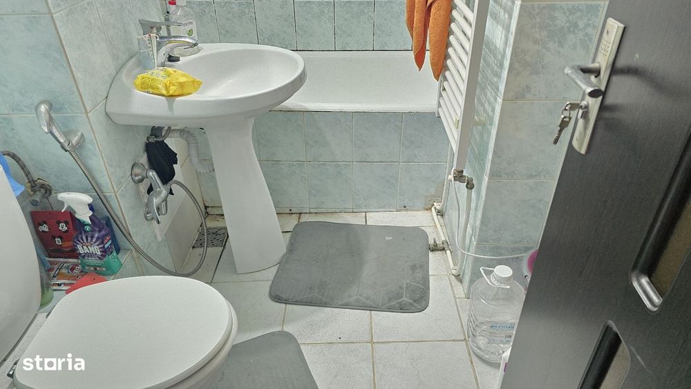 Vand apartament 2 camere decomandat in Deva, zona 22 Decembrie,