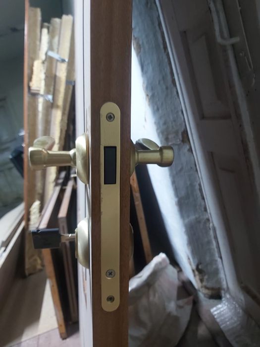 Двери деревянные