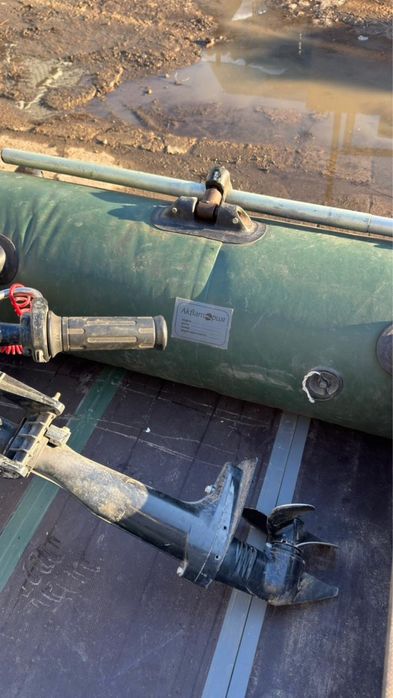 Продам лодку с мотром