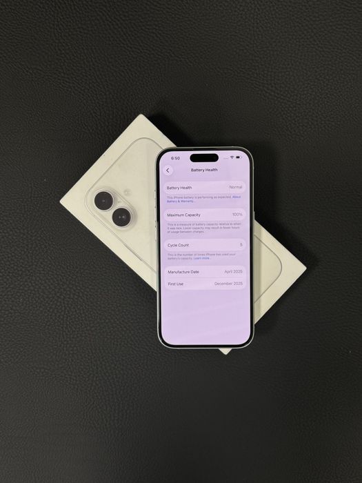 Продавам iPhone 16 5 цикъла
