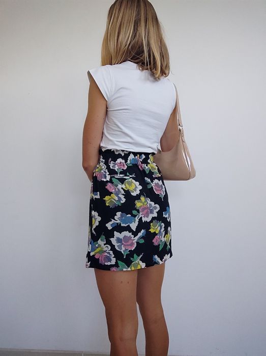 Дамска пола в цветя