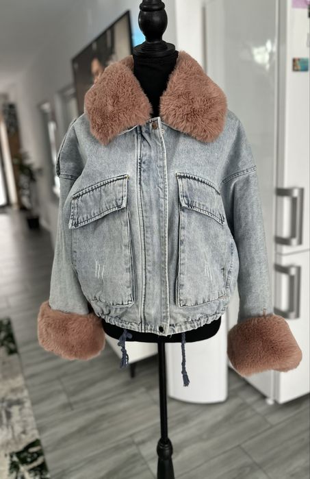 Jachetă din denim cu blăniță roz