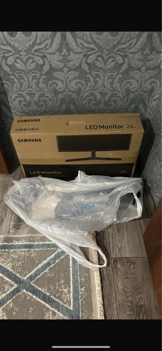 монитор 60грц с кранштейном