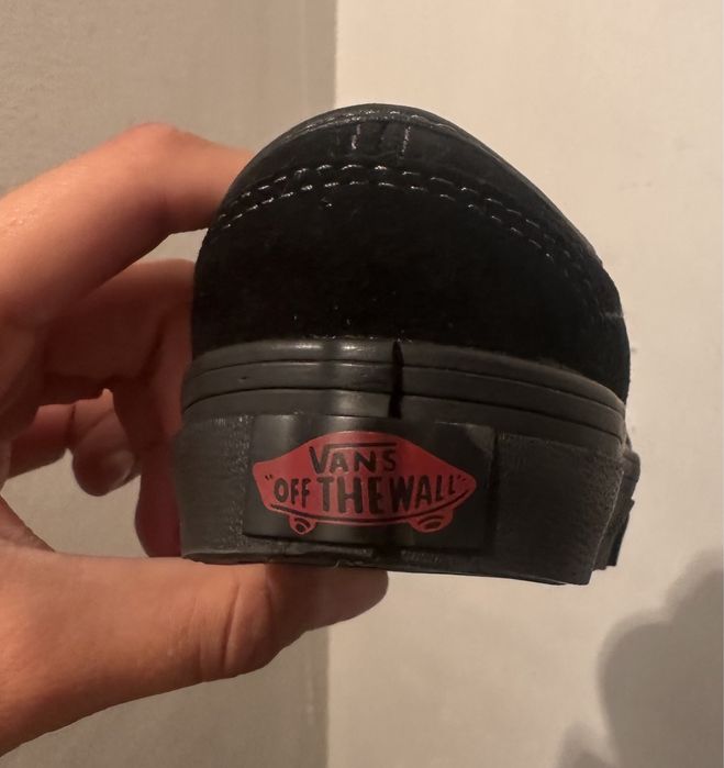 Чисто нови детски обувки Vans номер 27