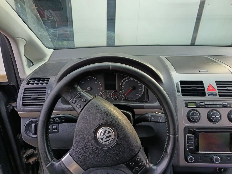 Vând Vw Touran 2.0 TDI
