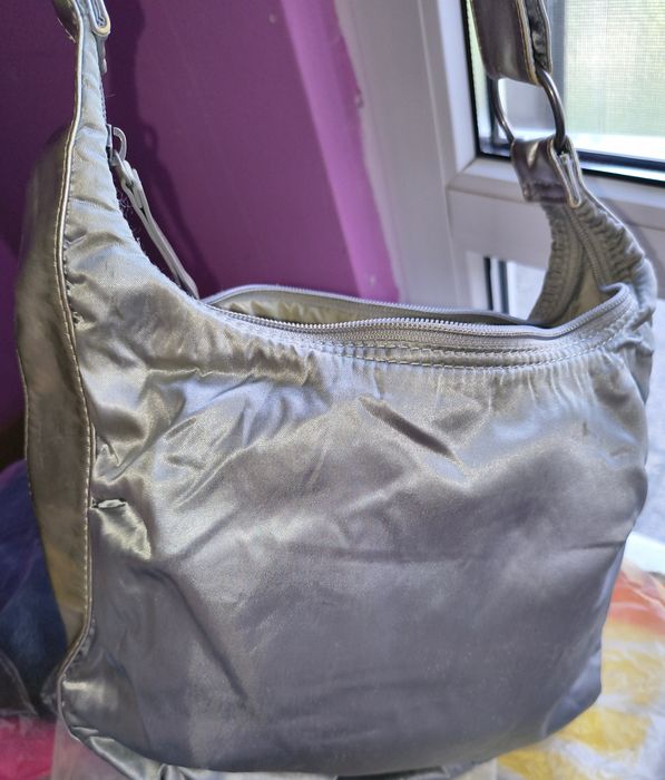 Чанти на  NIKE и H&M