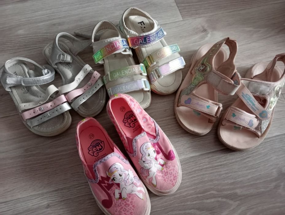 Обувью для девочки 29 -33размер