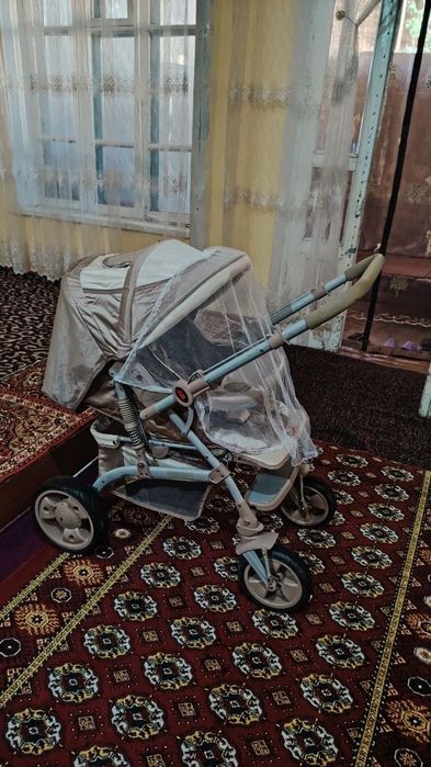 Коляска сотилади