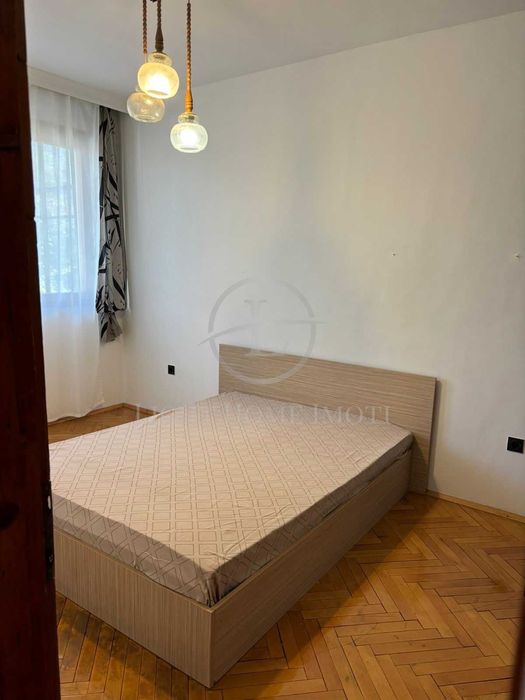 Продава се Тристаен апартамент в Пловдив, Кючук Париж - 178 кв.м за 1096 €/кв.м - Снимка #12