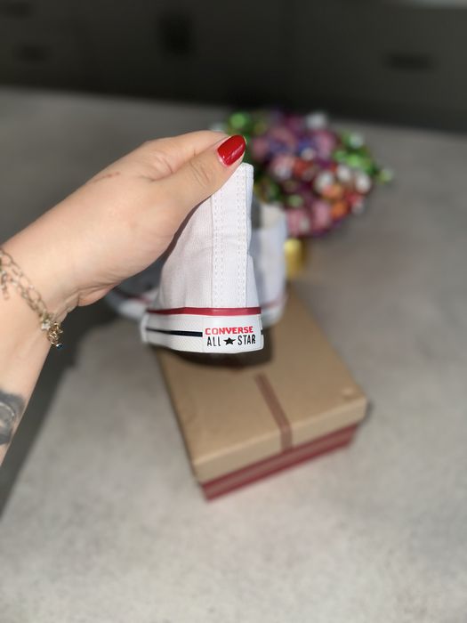 Tenisi noi converse bebe